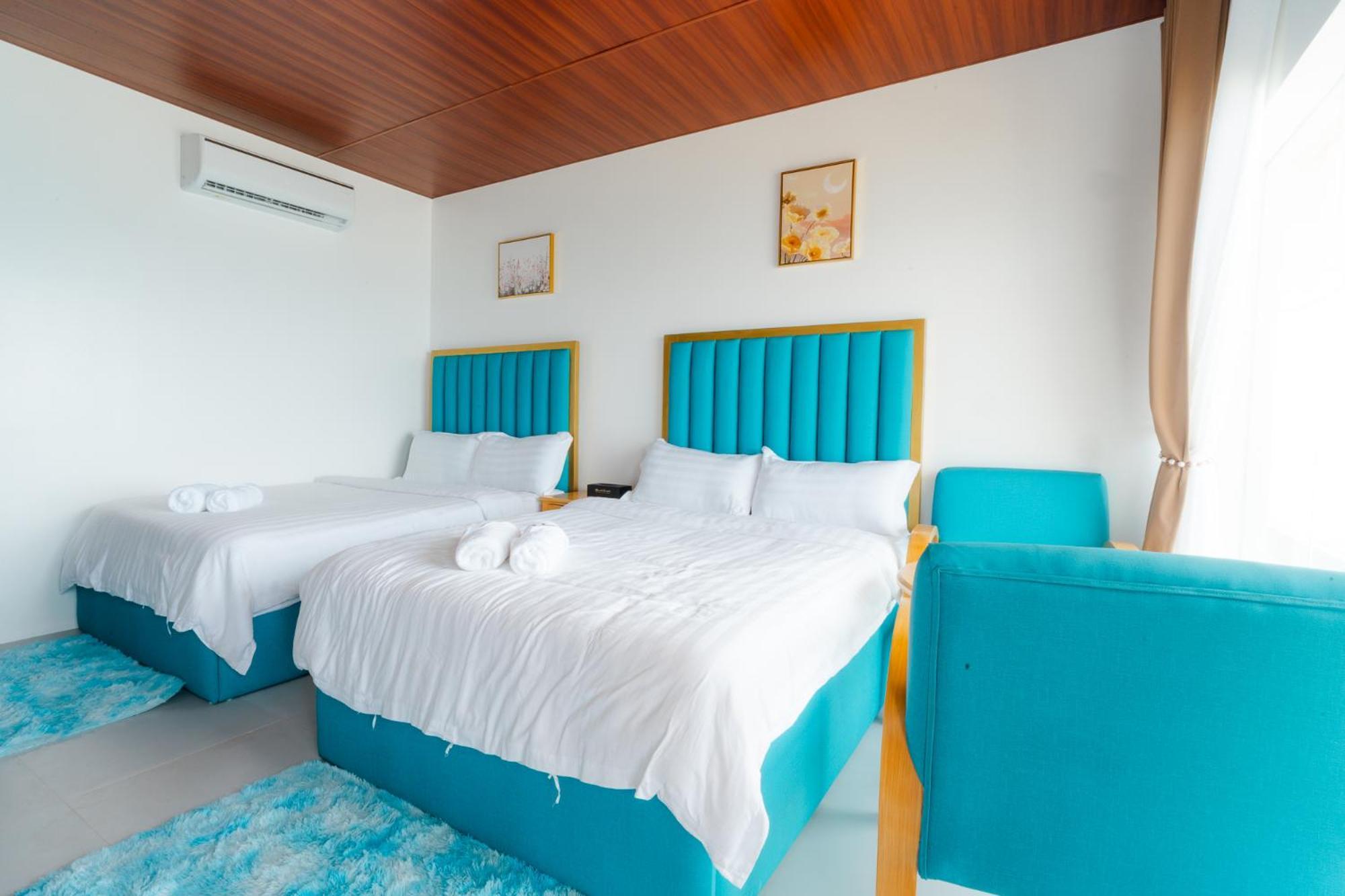Q Beach Resort Cabangan Екстериор снимка
