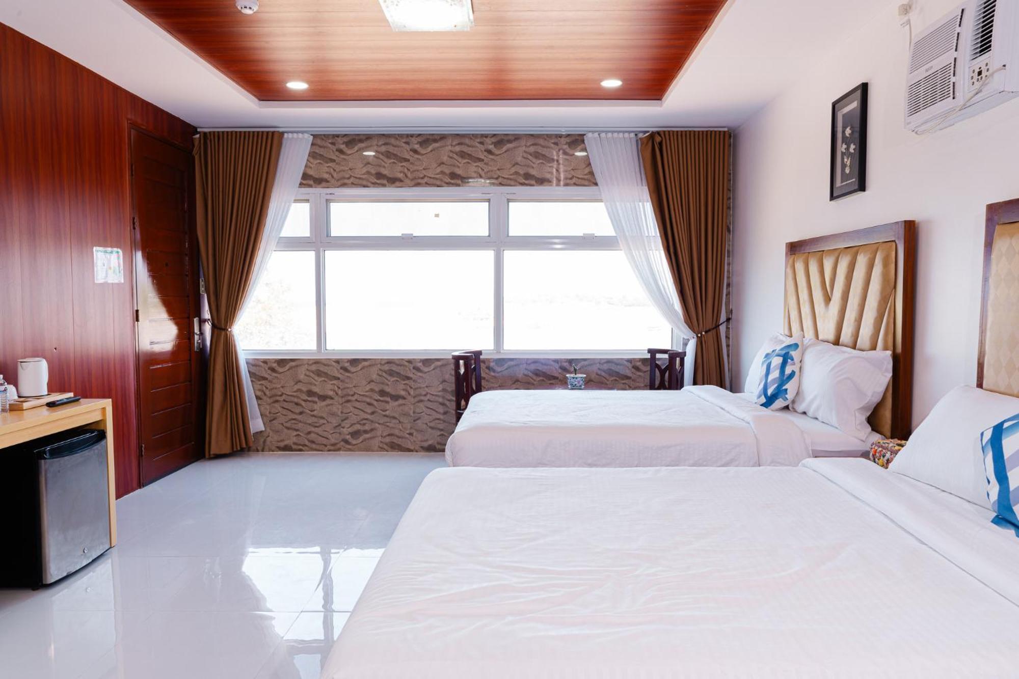 Q Beach Resort Cabangan Екстериор снимка