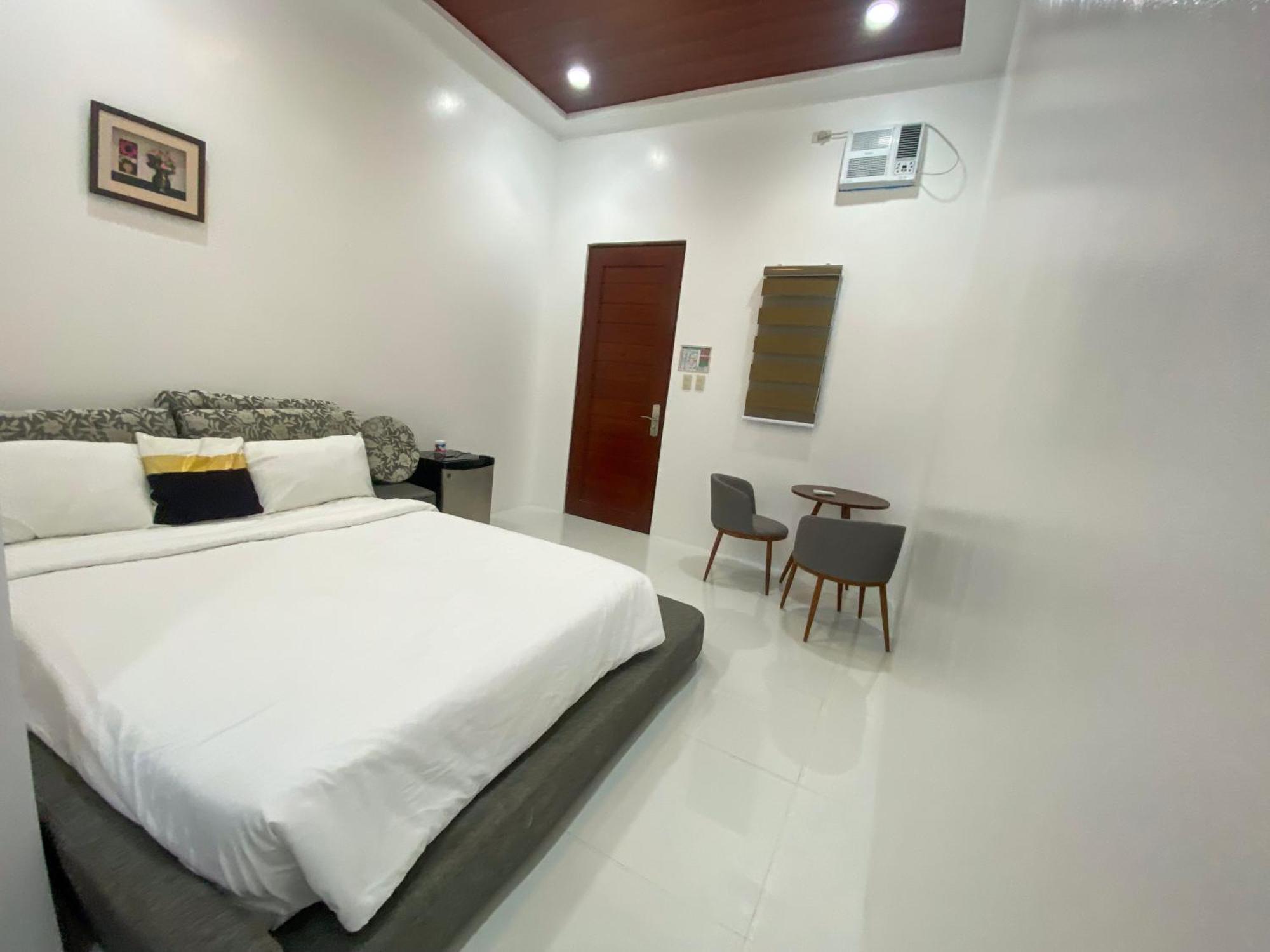 Q Beach Resort Cabangan Екстериор снимка